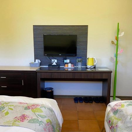 Hua Mu Xing Jing B&B Renai Buitenkant foto