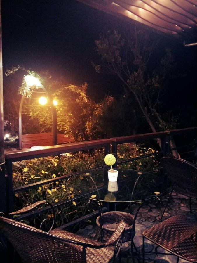 Hua Mu Xing Jing B&B Renai Buitenkant foto